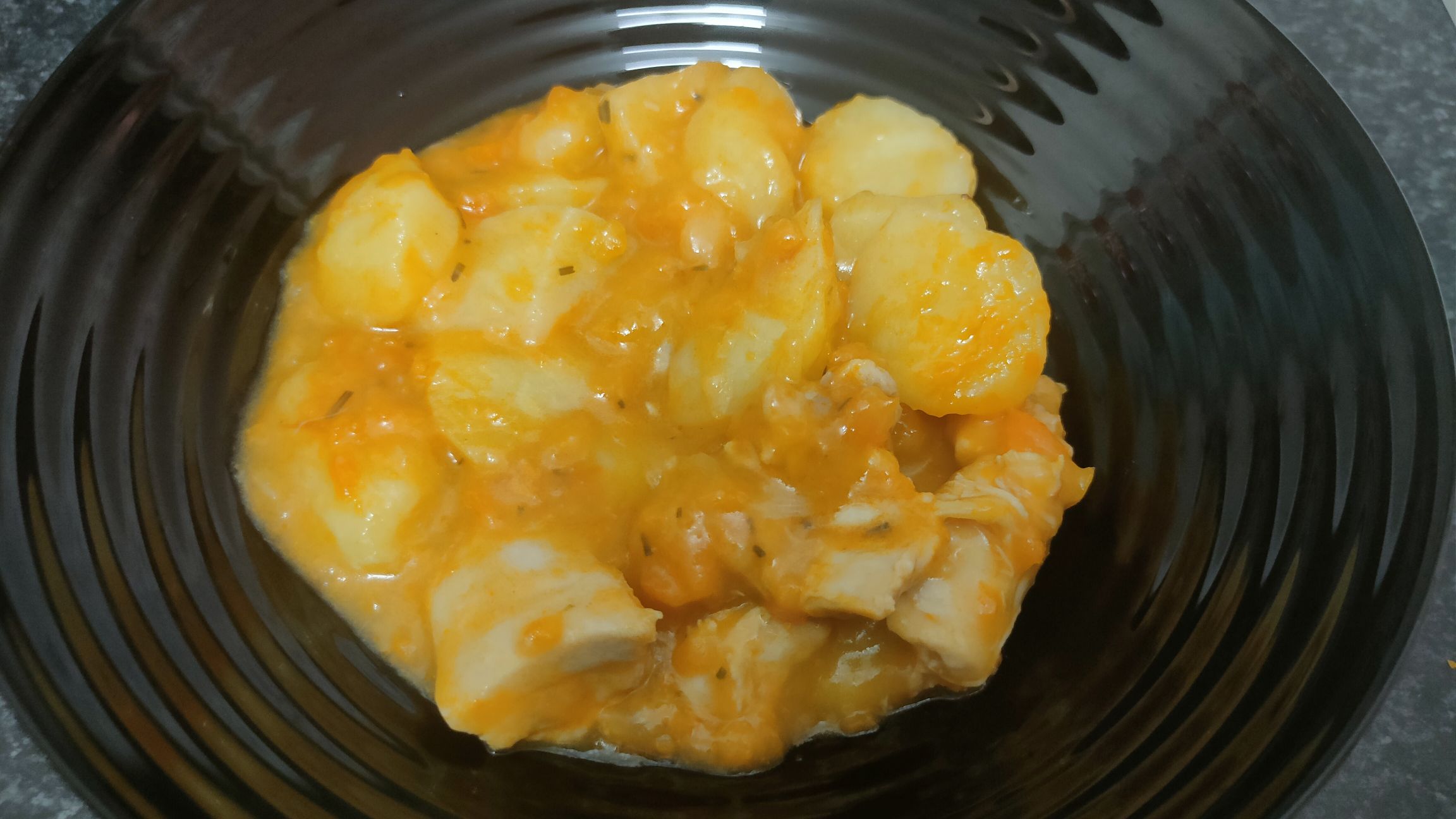 Patatas con pollo